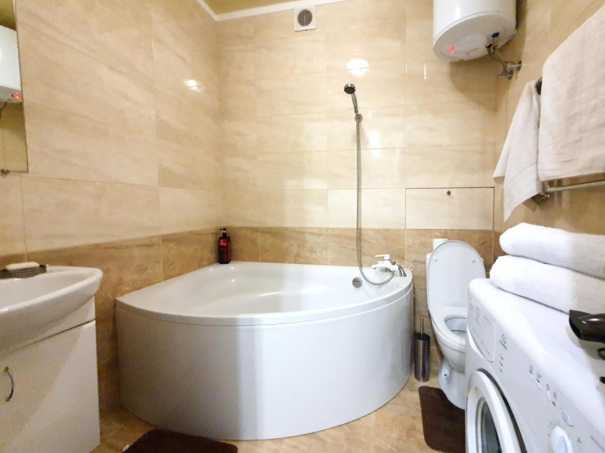 Lux Apartament Dacha Харьков Экстерьер фото